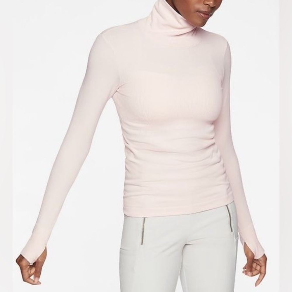 ATHLETA FLURRY TOP BASE LAYER IN BLUSH PINK